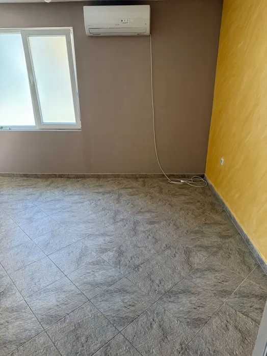 Дава се под наем Едностаен апартамент в Пловдив, Кършияка - 36 кв.м за 178.5 € - Снимка #1