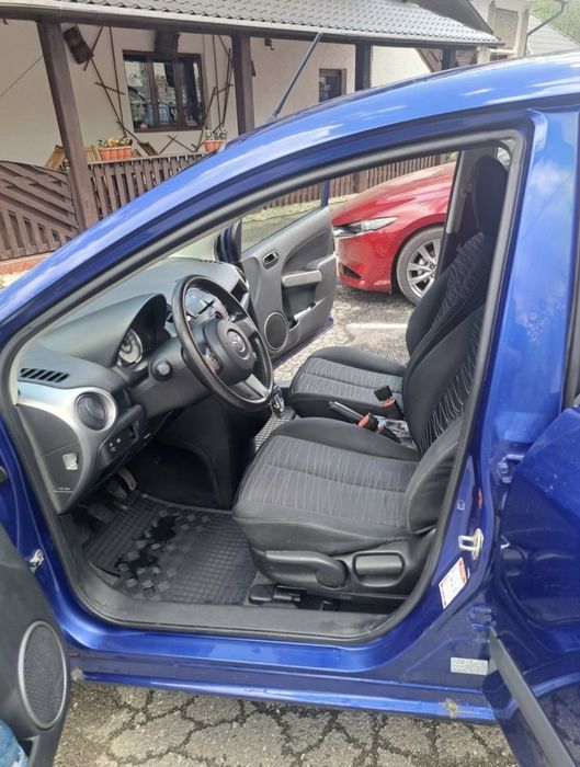 Mazda 2          Redus la 2500