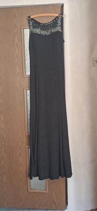 Vand 4 rochite noi elegante toate 4 la doar