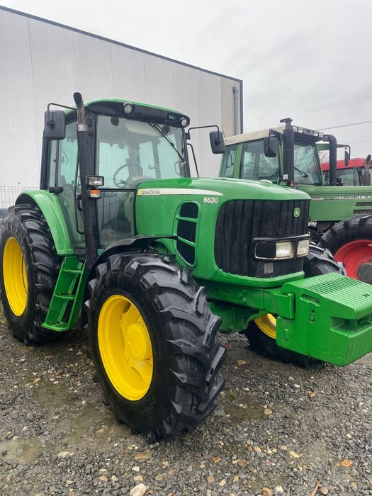 John Deere 6630, Fendt Favorit 822, Fiat 1380, Landini 6500.