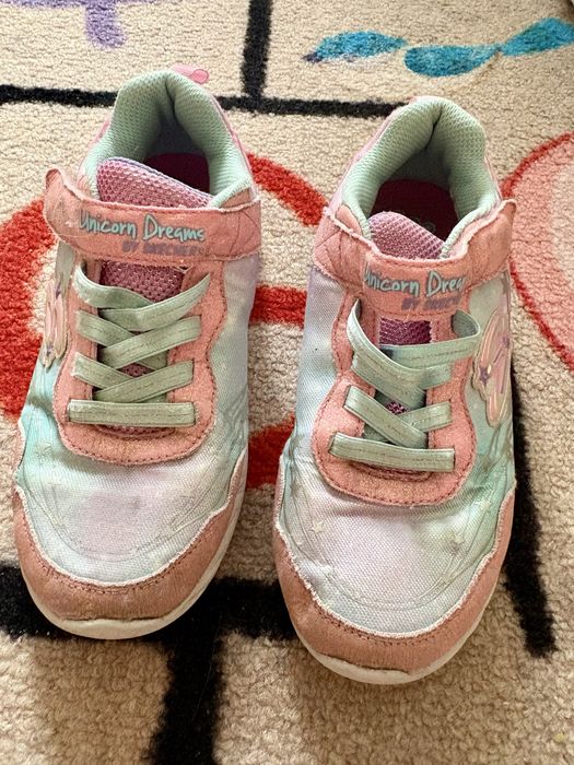 Обувки Skechers различни номера и модели