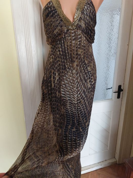 Pt. ocazii speciale, o rochie noua splendida de matase naturala 100% cu dublura de vascoza