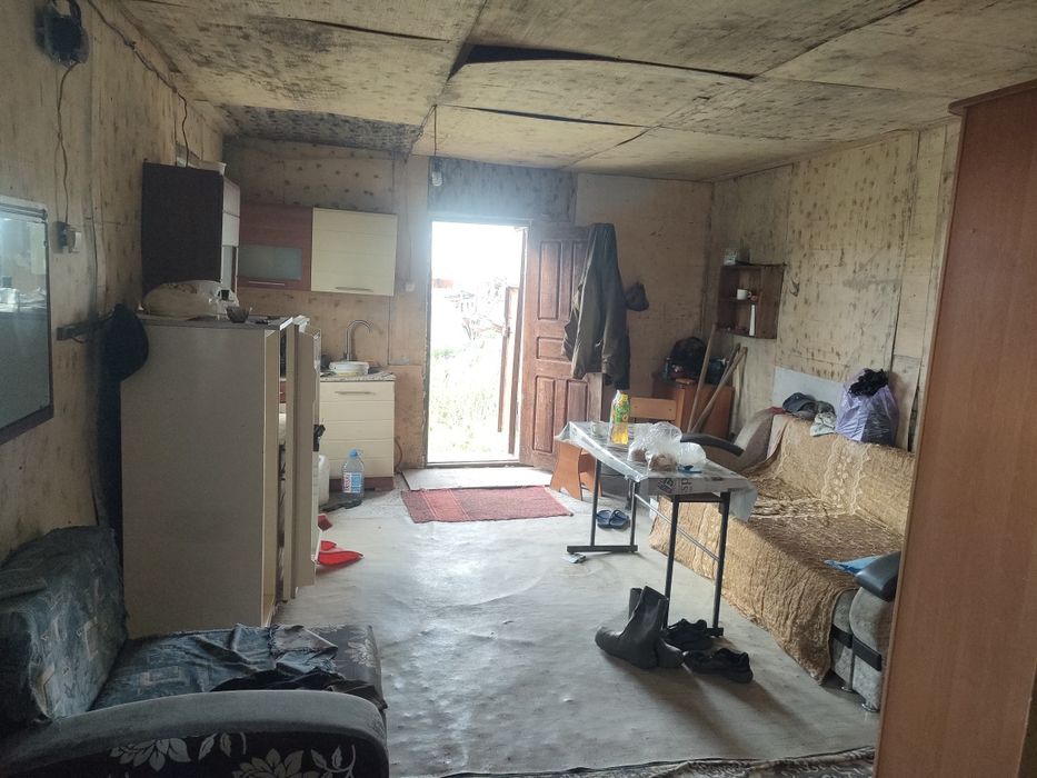 Участок с времянкой