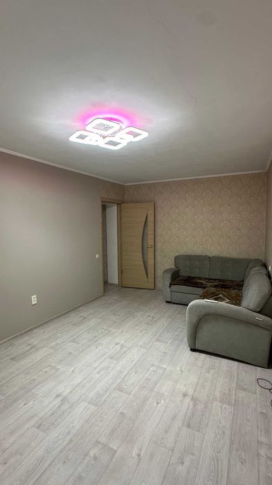 Продам 2 ком в центре