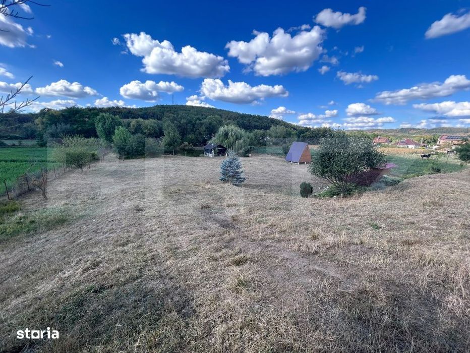 Teren intravilan, 3.805 mp, zona Soimeni