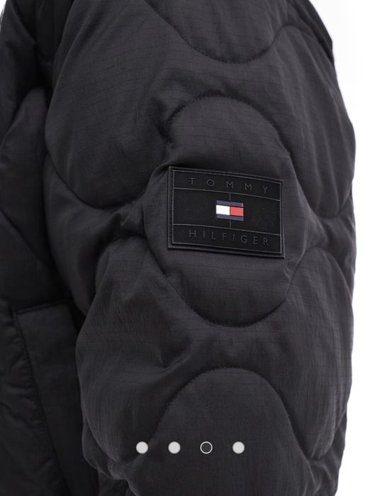 Яке бомбър Tommy Hilfiger