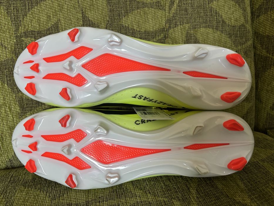 Нови футболни обувки Adidas X Crazyfast League.