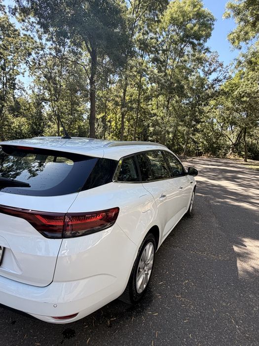 RENAULT Megane 2020 — imagine 2