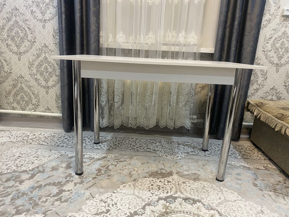 Кухонный стол продам