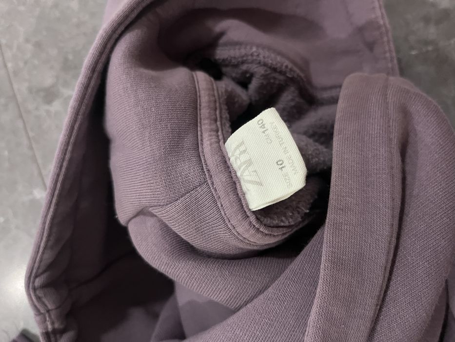 Суитшърт Zara с детайл на гърба