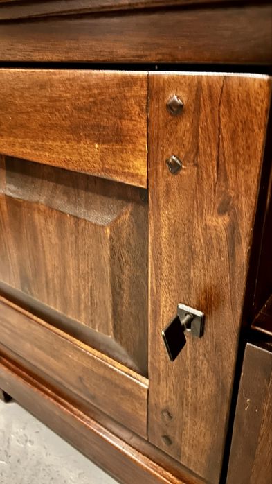 Масивен ТВ шкаф Холандия