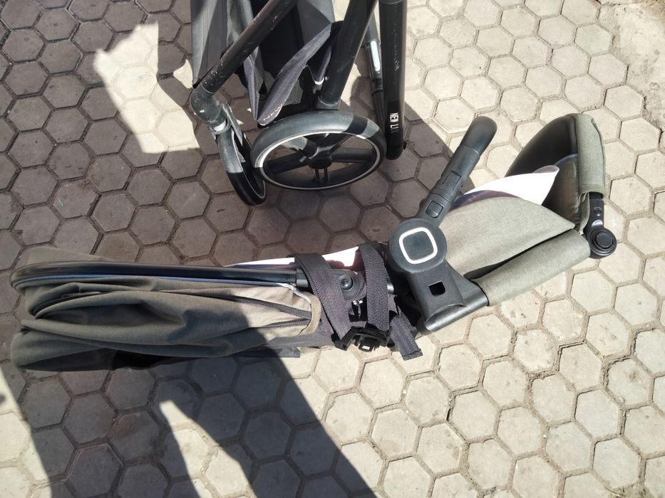 Продам коляску разборную.