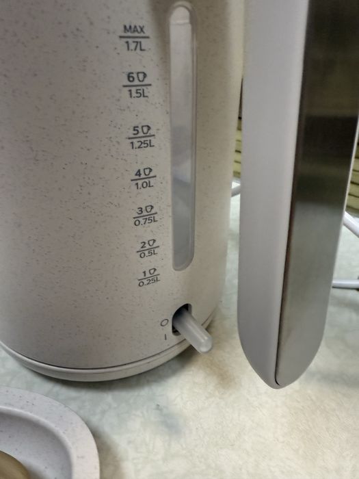 Електрическа кана Philips HD9365/10