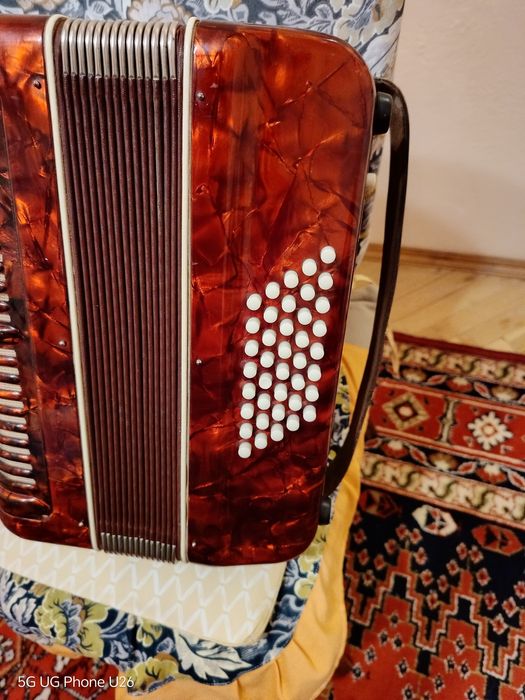 Акордеон Weltmeister Stella 40 баса