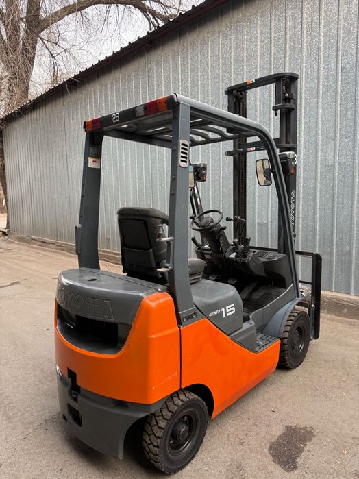 Вилочный Погрузчик Toyota 8FG15