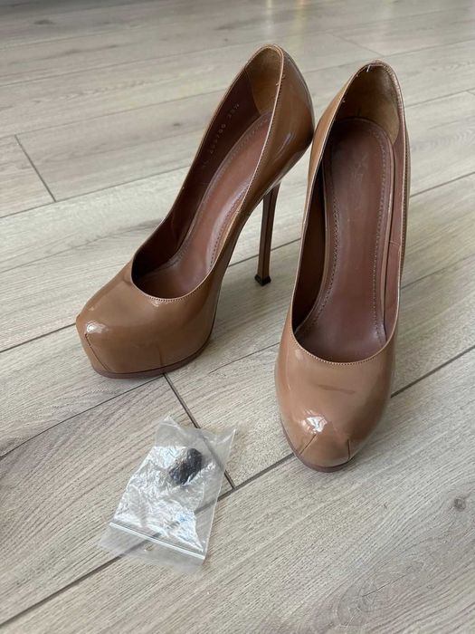 Yves Saint Laurent, Tribtoo