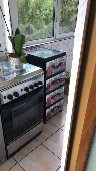 Închiriez apartament cu 3 camere