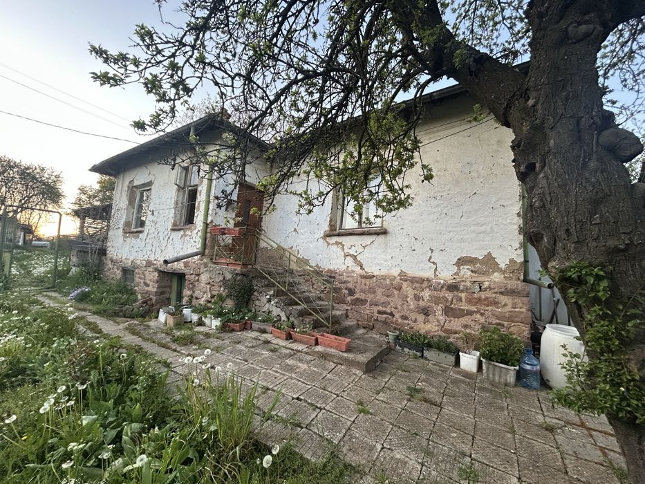 Продава къща София област гр Годеч