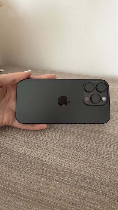 Iphone 16 pro - negru