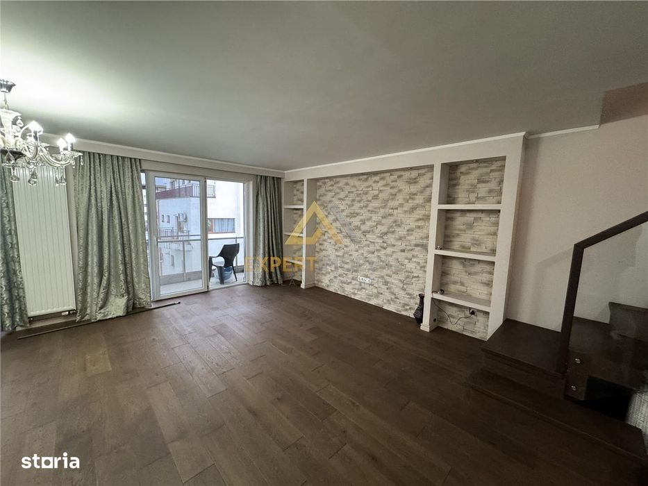 Penthouse De Vanzare  Langa Hotel Europa