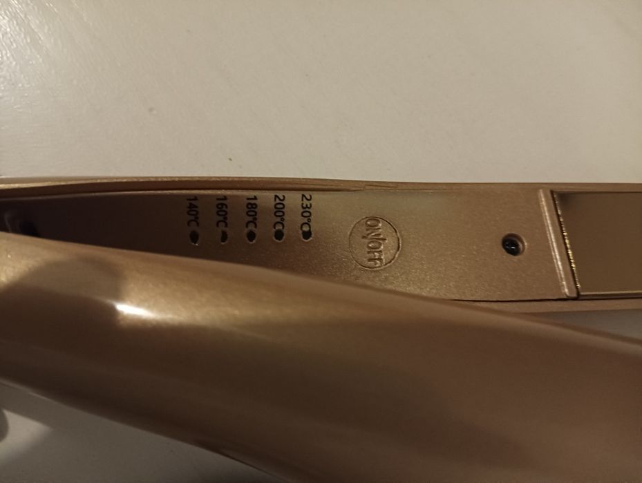 Преса за къдрене и изправяне