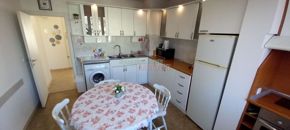 Дава се под наем Четиристаен апартамент в Варна, Цветен квартал - 85 кв.м за 612 € - Снимка #9