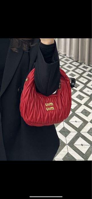Сумка красный miu miu