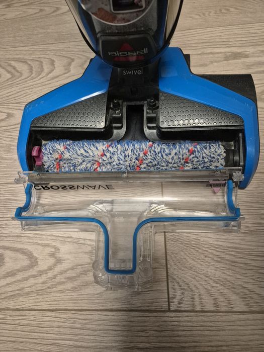 Aspirator cu spalare Bissell crosswave