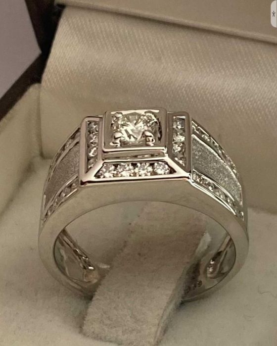 Inel superb aur alb 18k cu diamante 0.99ct , marime 57 si 7.30gr