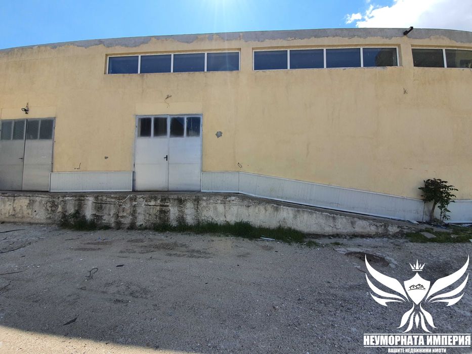 Продавам склад/цех 680РЗП с парцел 806кв. в Асеновград,П.З. Изток