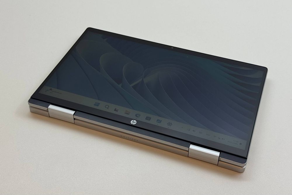 HP pavilion yangi karopka hamma narsasi va garatyasi ham bor