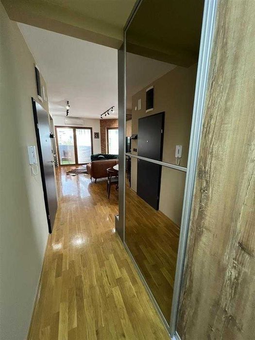 Дава се под наем Двустаен апартамент в София, Център - 65 кв.м за 612 € - Снимка #1