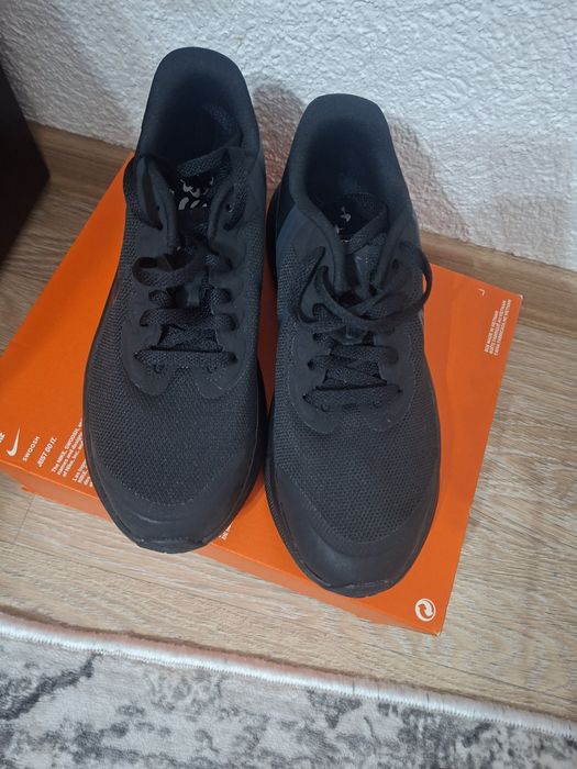 Оригинални маратонки nike