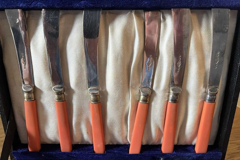 Комплект старинни посребрени лъжички и ножове - 1932 г.