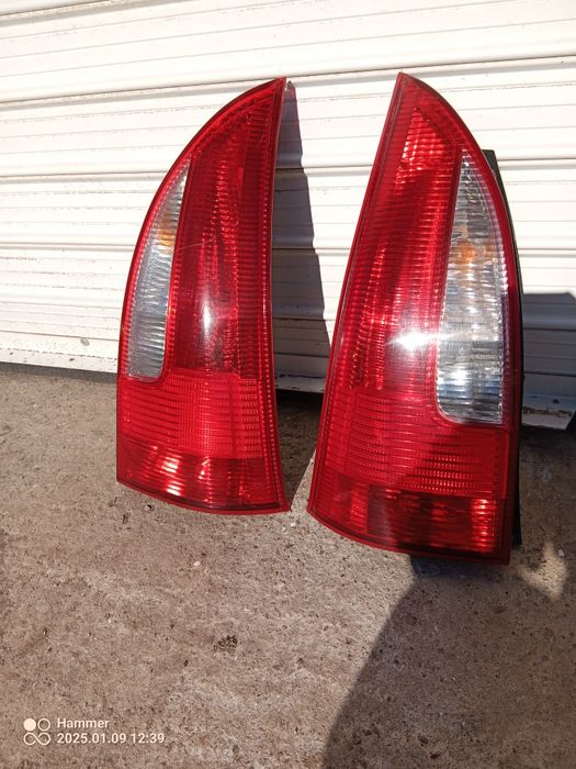 Продавам фарове и стопове за mazda premacy facelift