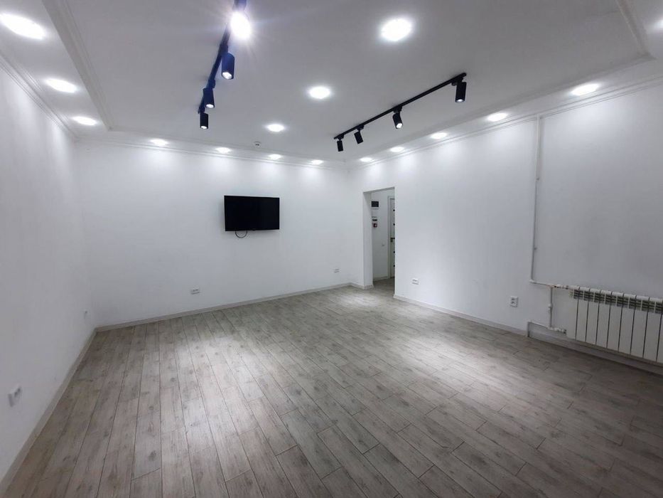 Аренда офис метро Айбек
70м2