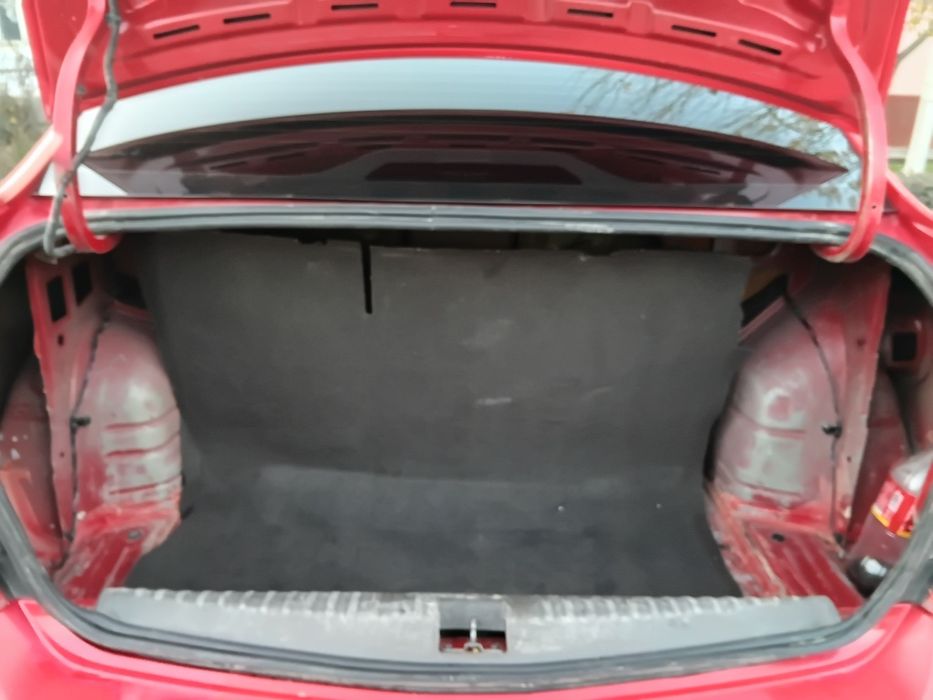 Koblt 3 pazisa  2012 prabek 380000 kiraska 2 eshikda bor ichiga otmaga