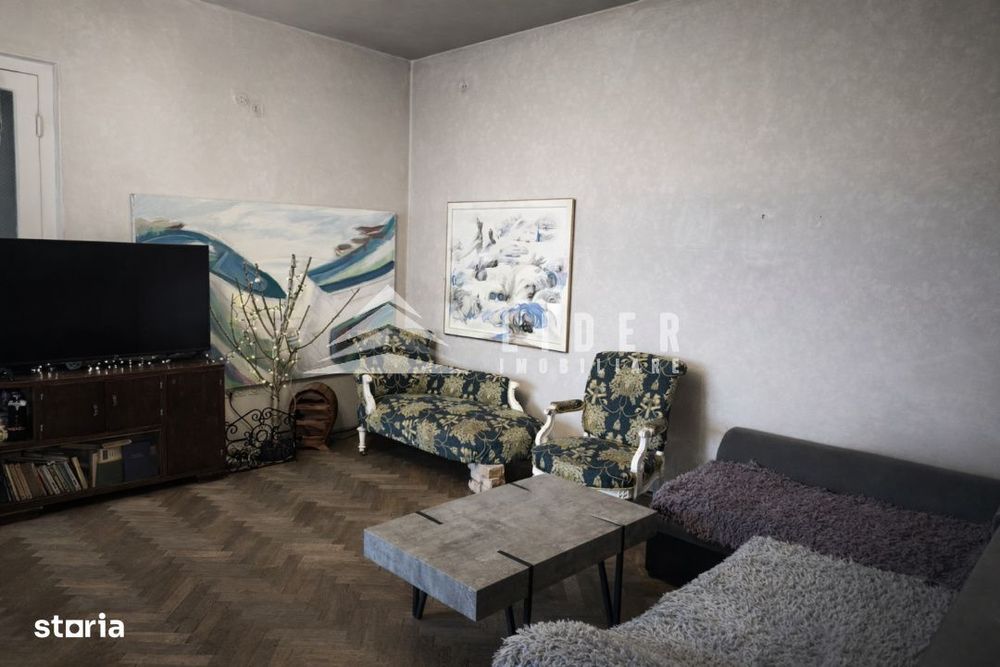 Apartament generos 3 camere Cluj Centru, vila 2 etaje, curte interioar