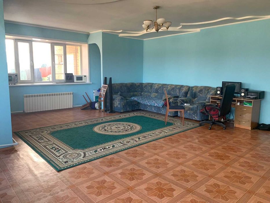 №Д0134.Продается отличный двухуровневый дом в соц. городе.