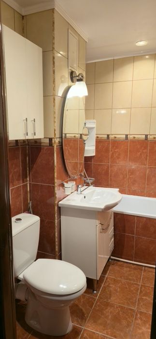 Vand 2 camere decomandat Burdujeni zona Ramiro