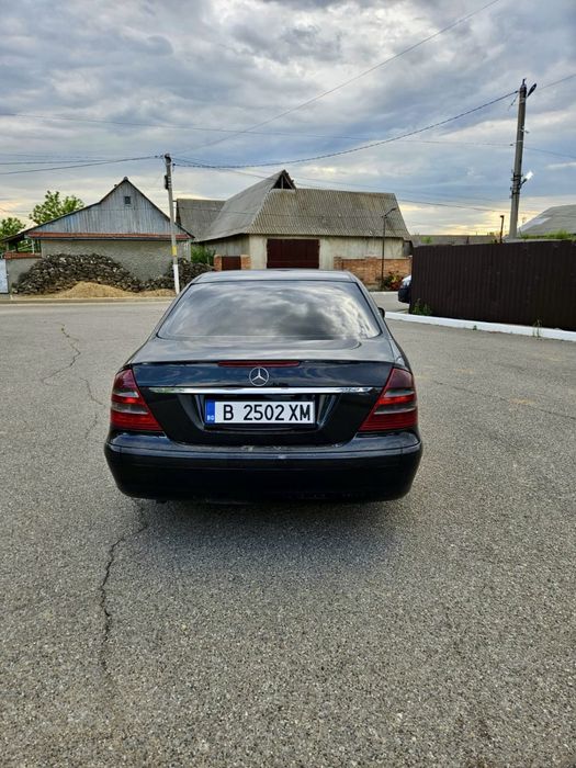 MERCEDES-BENZ E-Class 2004 — imagine 3