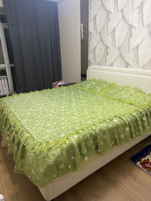 Продам накидку для кровати