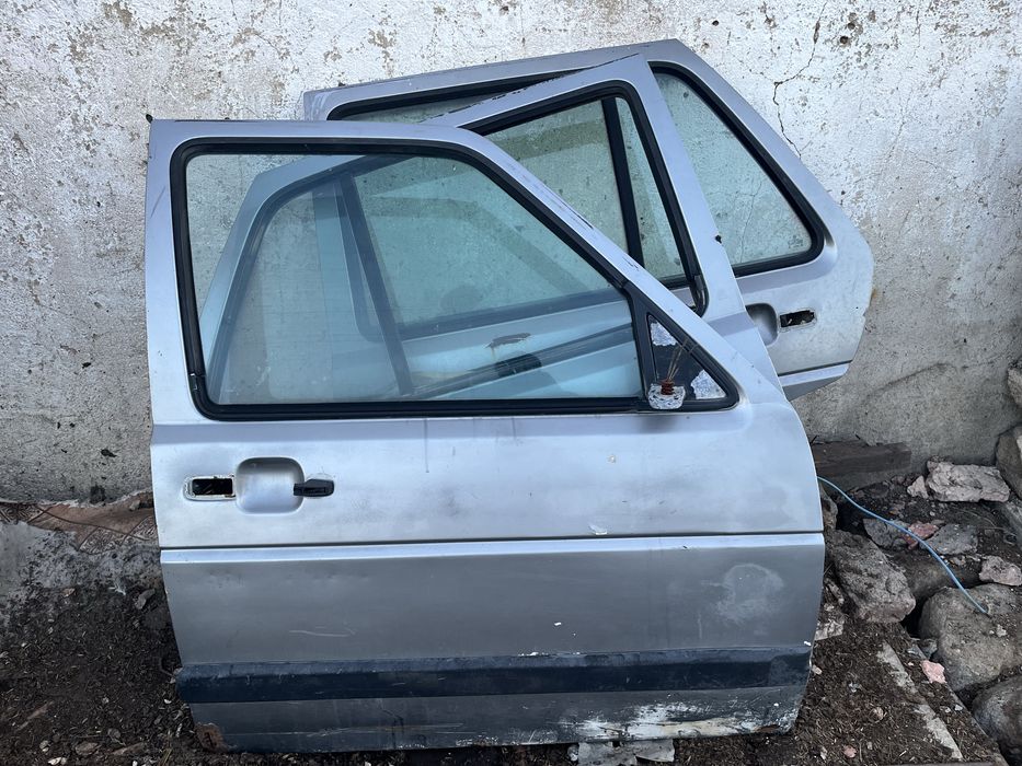 Продам двери, на гольф 2