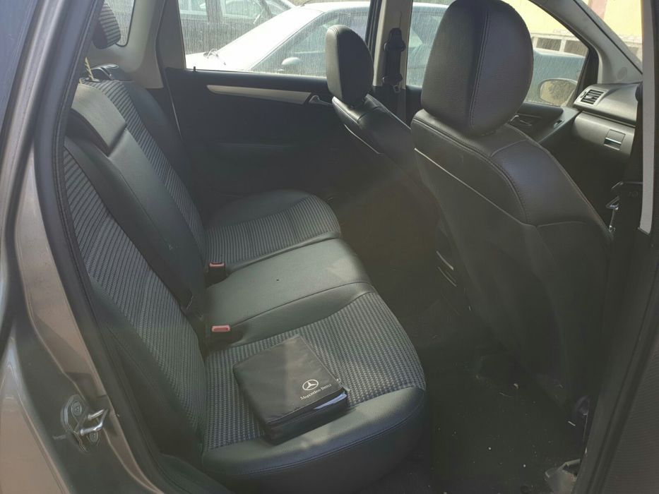 мерцедес А 150. Mercedes A 150 (w 169) само на части