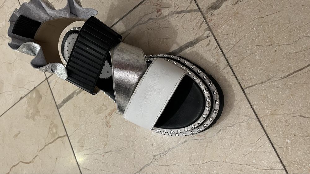 Sandale din piele naturala, marimea 38