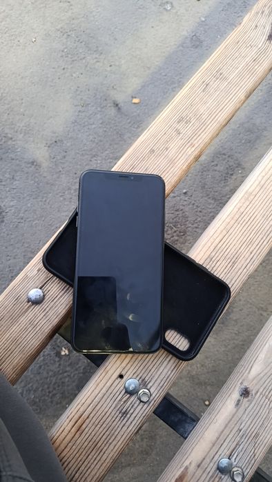 Продам Айфон Хс макс