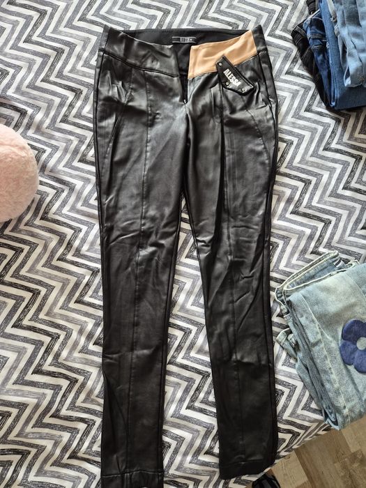 Алеса Zara Pause Guess