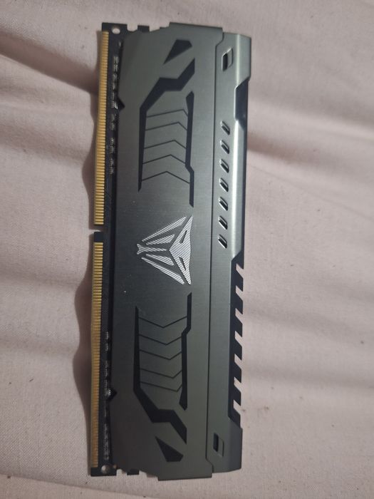 32 gb rami ddr4 la schimb pentru 2 stickuri de 16gb rami ddr4