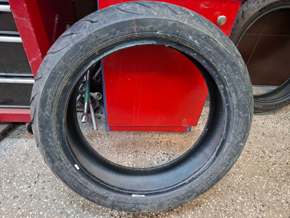 Гуми  120/70/17 Michelin и 160/60/17 Dunlop