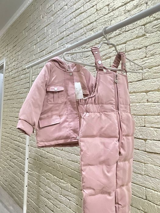 Детские куртки и комбинезоны